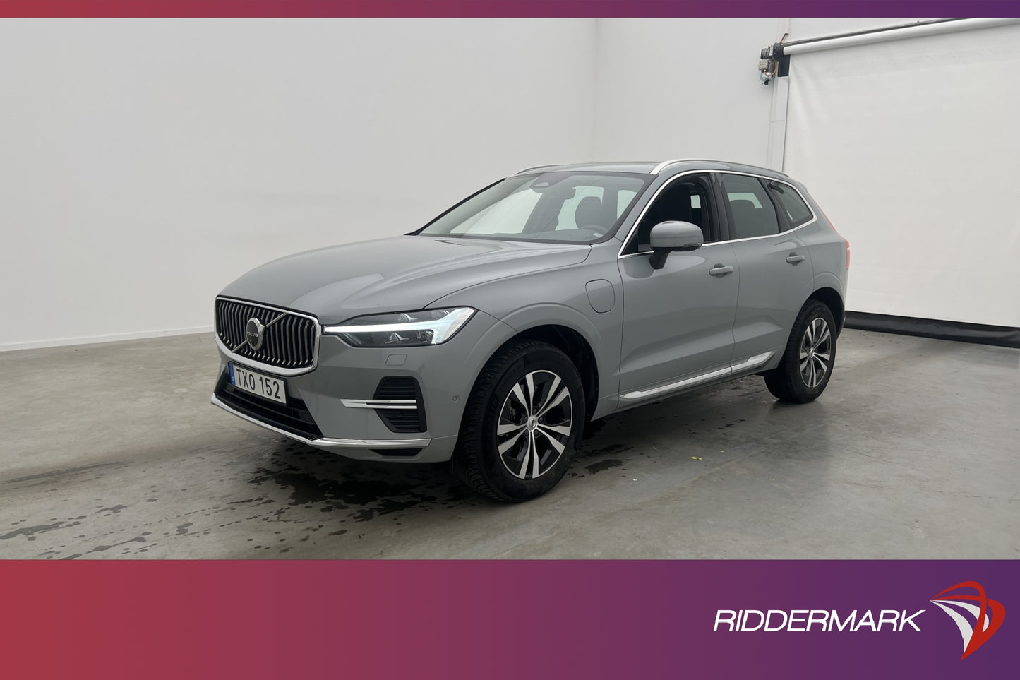 Volvo XC60 Recharge T6 AWD Core Bright Pano  360° Skinn Drag