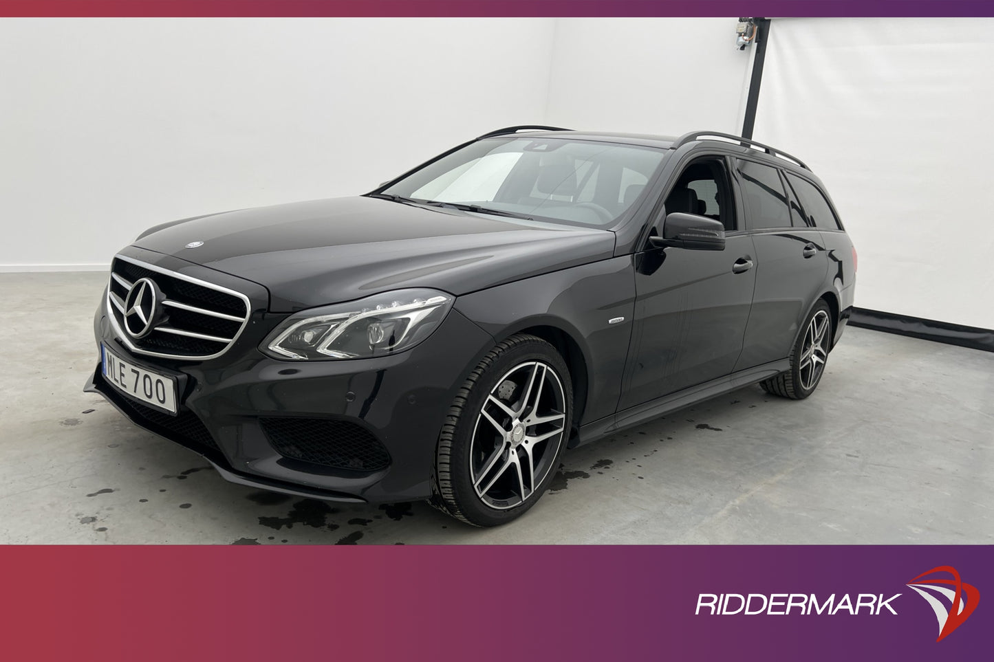 Mercedes-Benz E 220 T 4M AMG Sport H/K B-Kamera Nightpackage