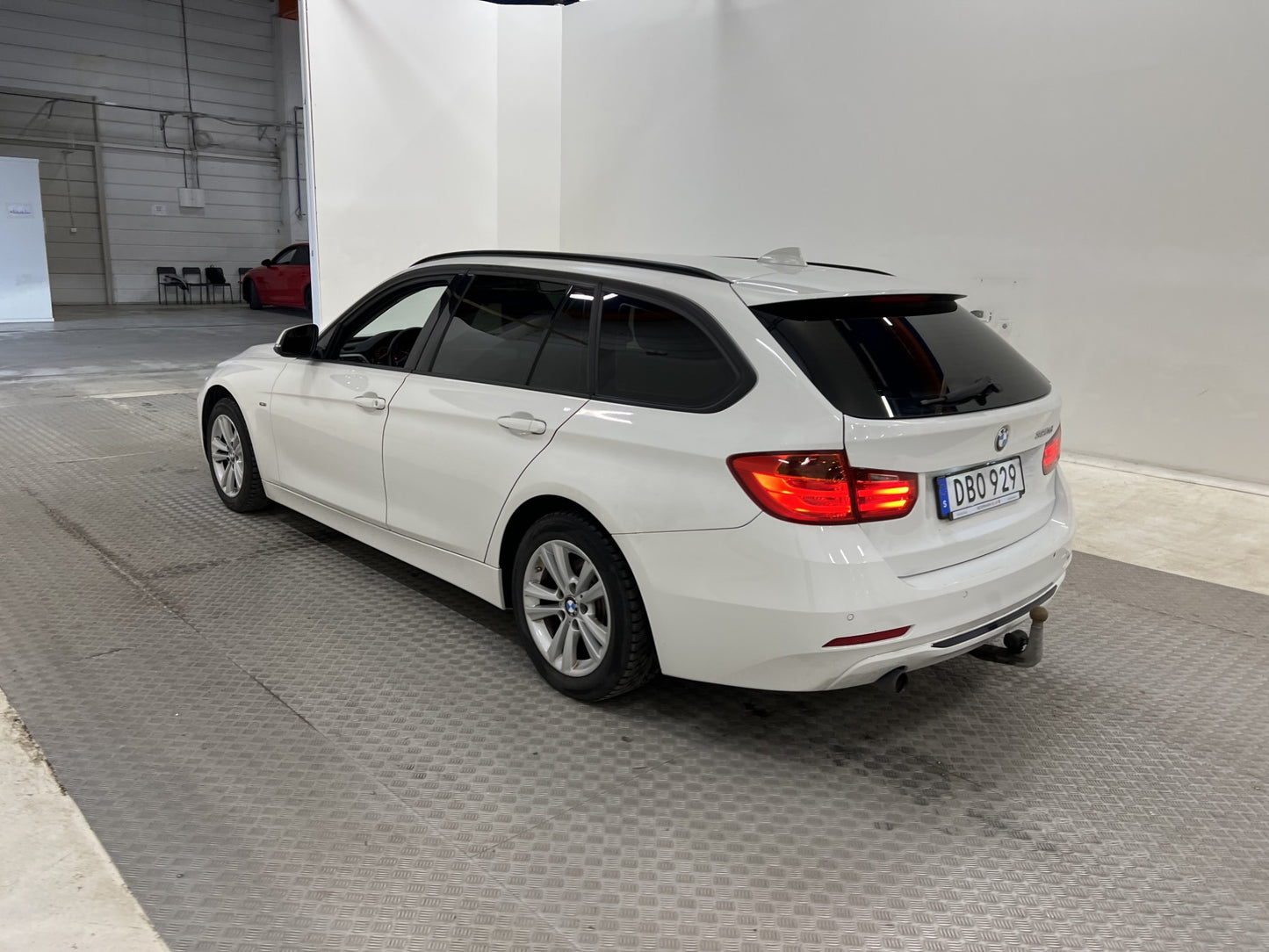 BMW 320 d Touring 184hk Sportline Rattvärme Drag Nyservad