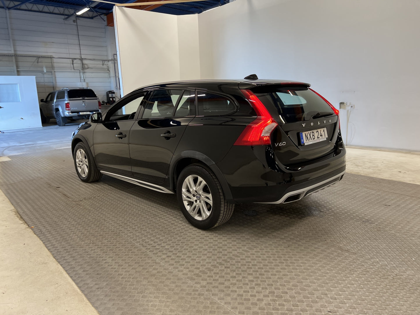 Volvo V60 D4 Cross Country  VOC D-värm T-lucka Skinn Keyless