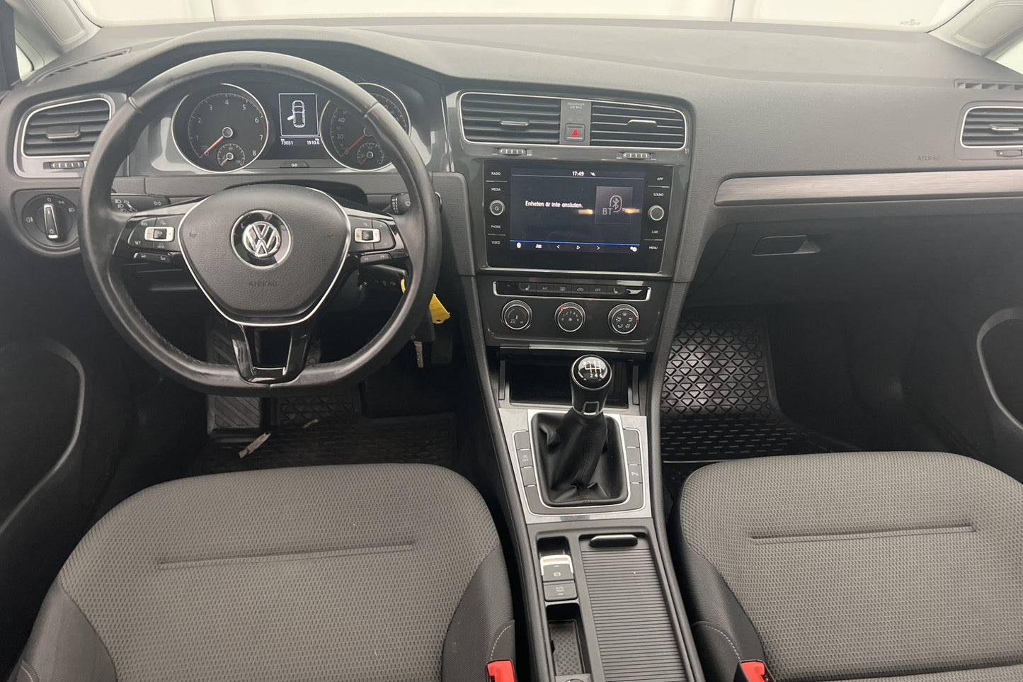 Volkswagen Golf 1.0 TSI 110hk Pano Sensorer Välservad