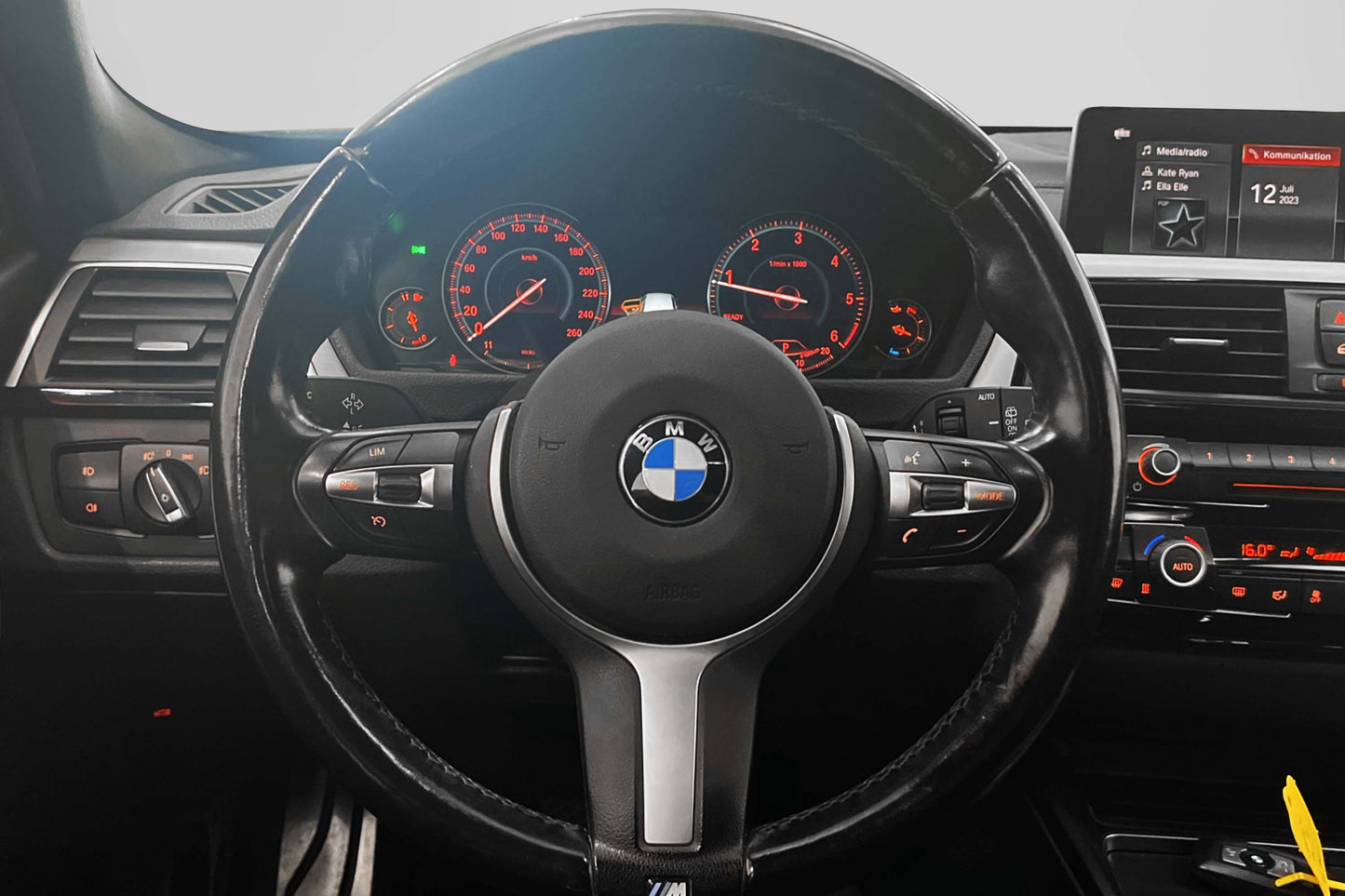 BMW 320d xDrive Touring 190hk M-Sport Navi HiFi Cockpit Drag