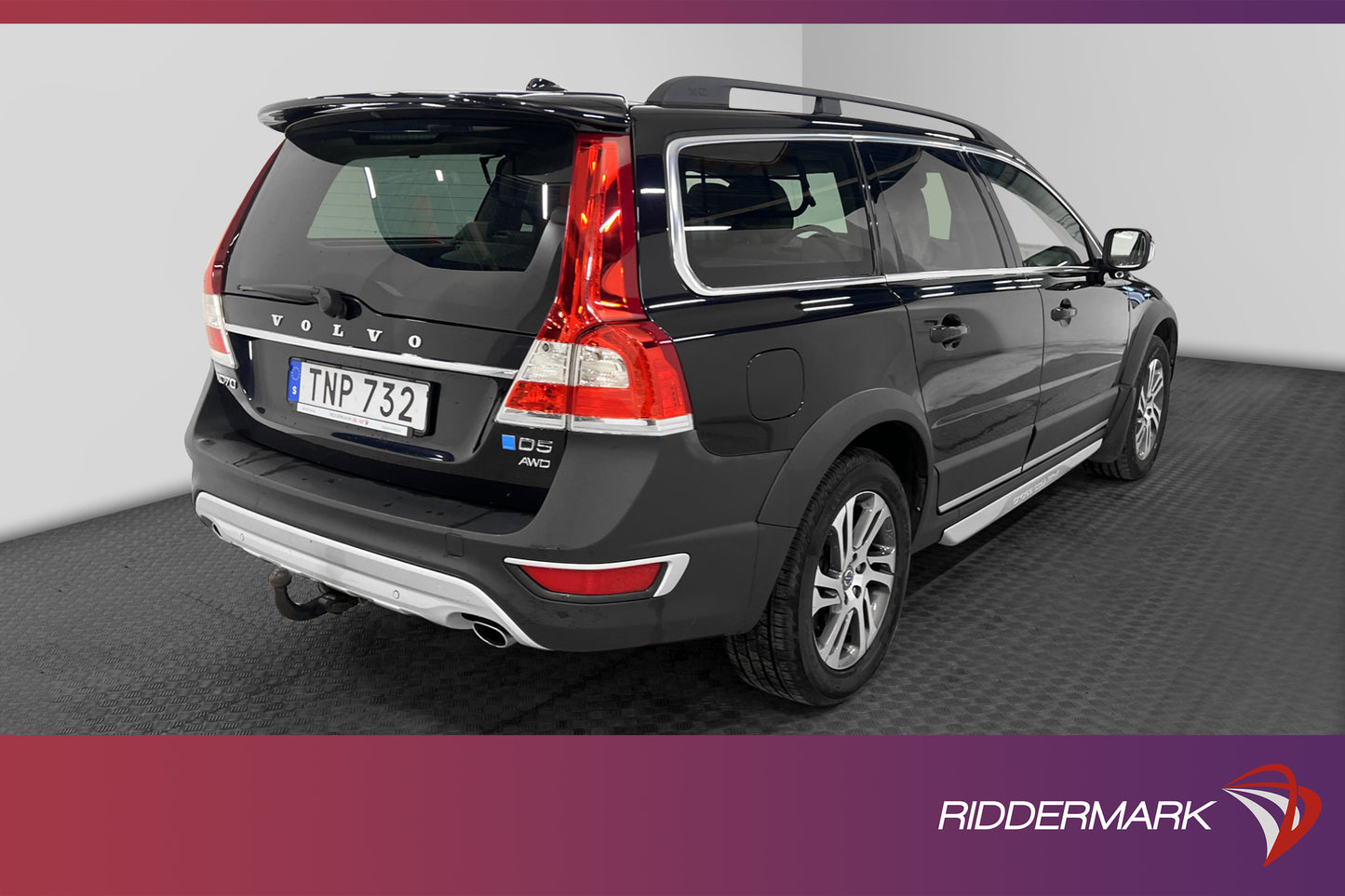 Volvo XC70 D5 AWD Summum T-lucka Navi Voc D-värm DVD Skinn