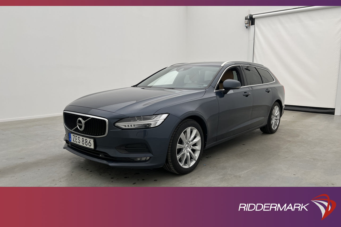 Volvo V90 T4 190hk Momentum VOC D-Värm B-Kamera Navi Drag