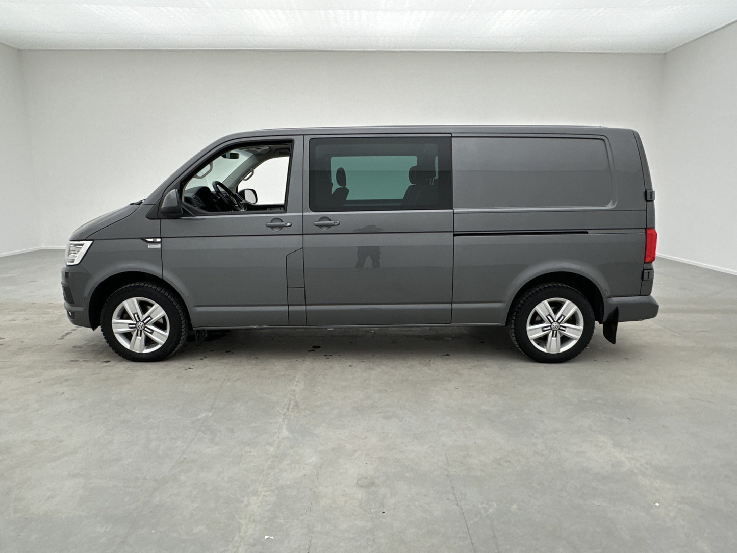 Volkswagen Transporter Kombi L2 4M Värmare Drag 5-Sits MOMS