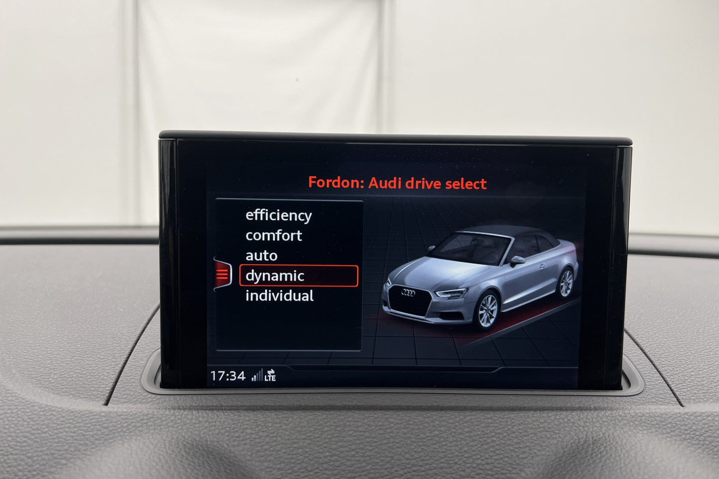 Audi A3 Cabriolet TDI 150hk Proline Cockpit Navi Adapt-fart