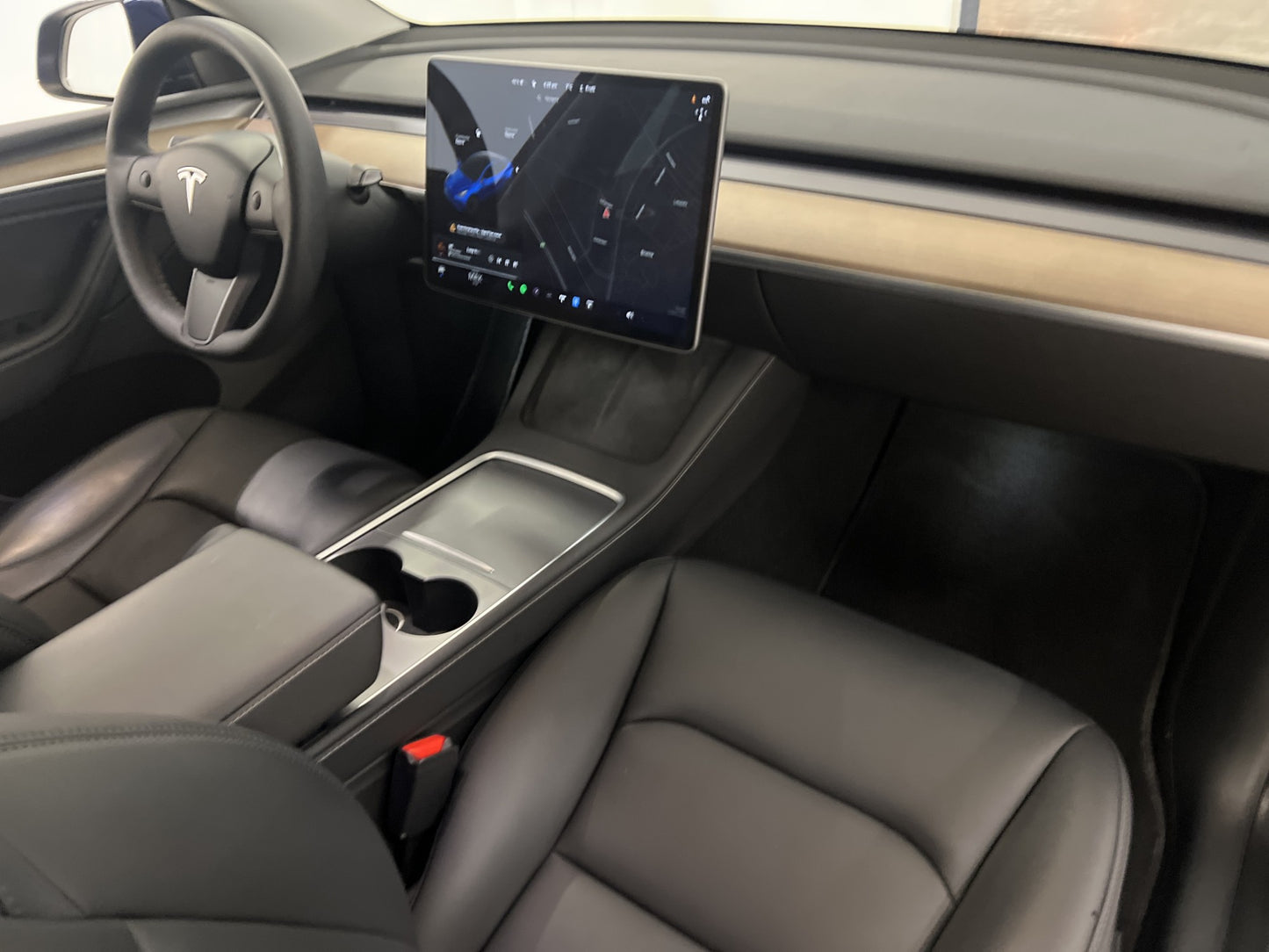 Tesla Model Y Long Range AWD 345hk Pano Sv.Såld AP Drag MOMS