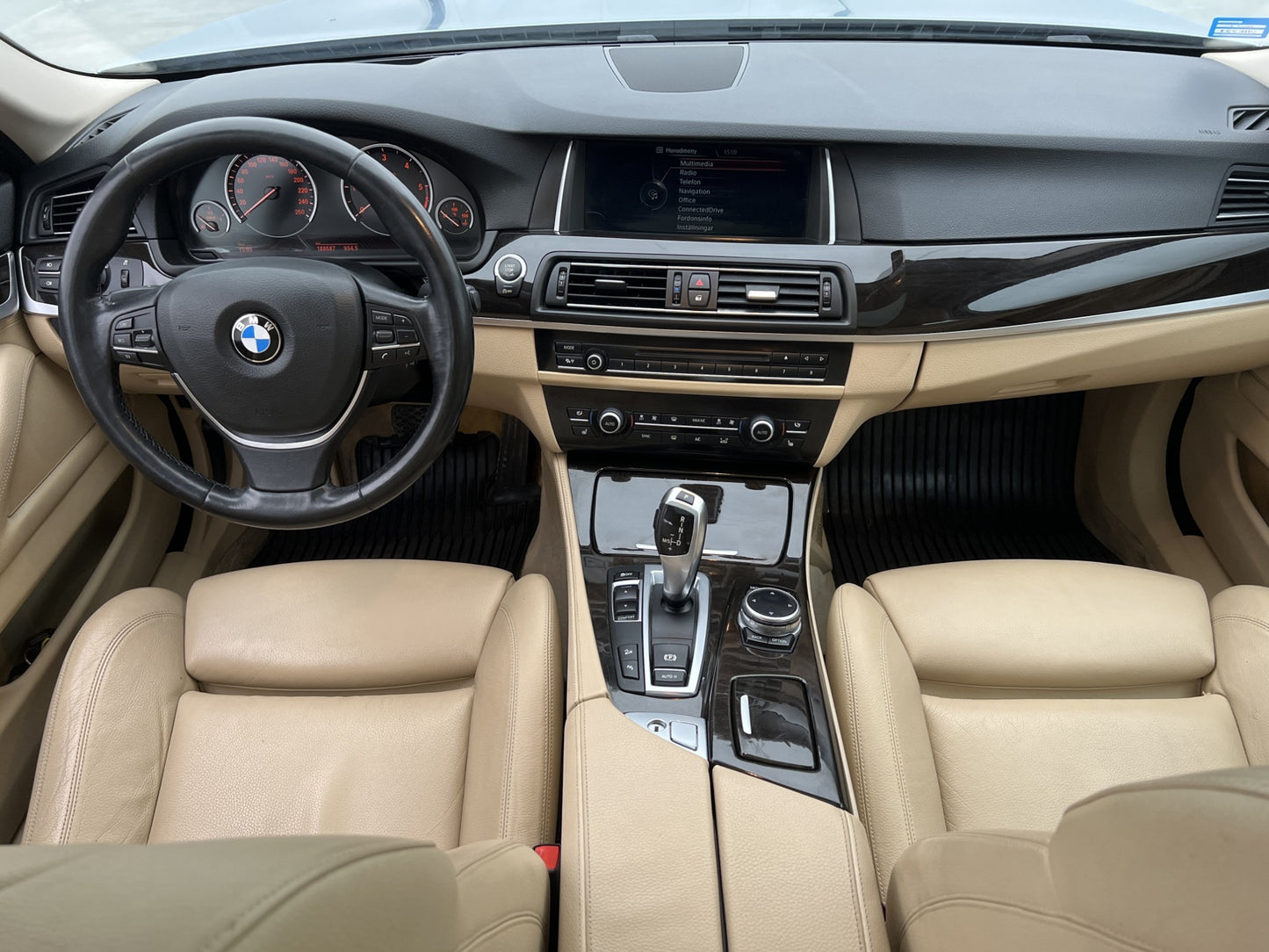 BMW 530 d xDrive Sedan 258hk Pano HUD Navi Skinn Sensorer