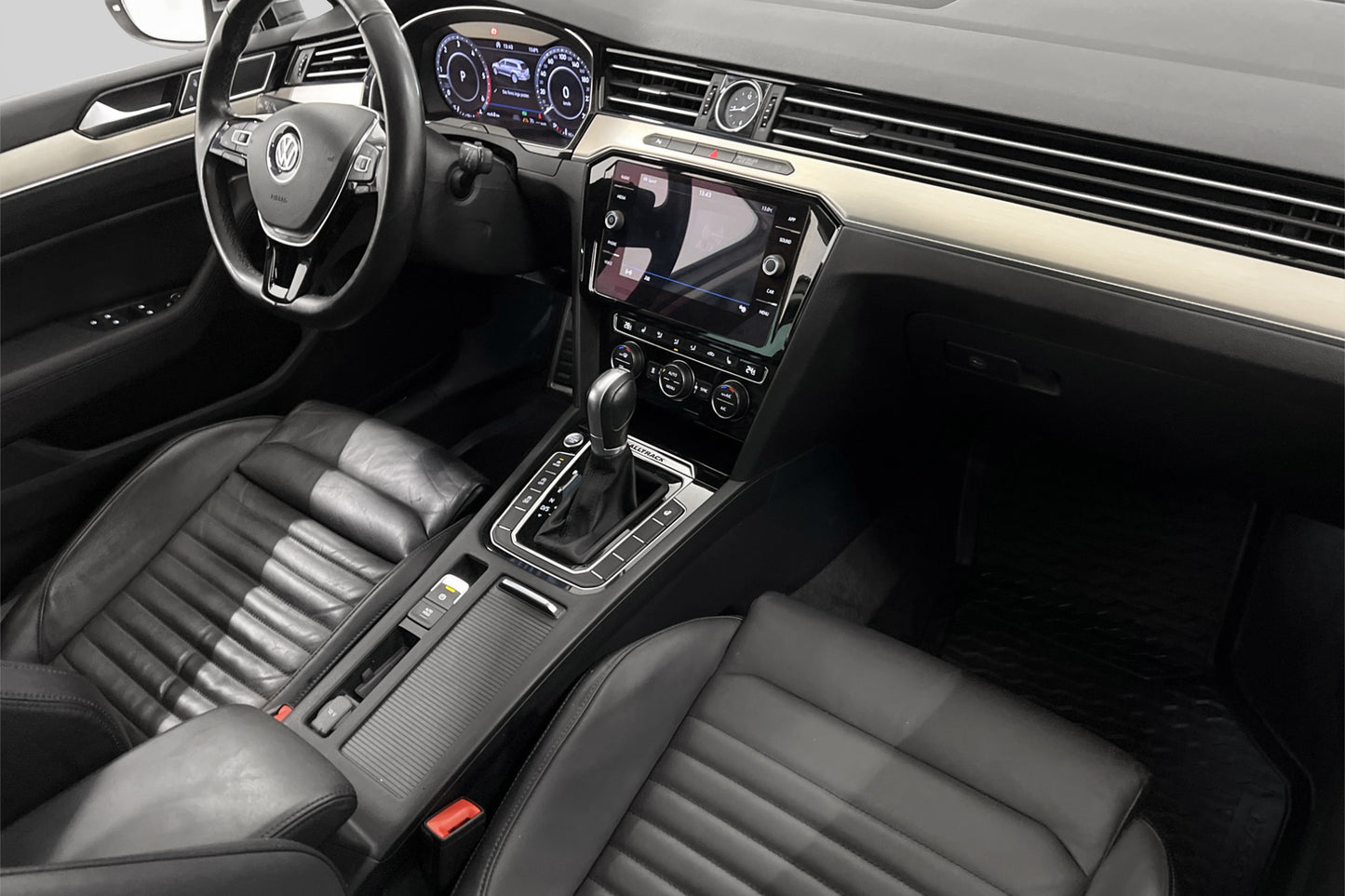 Volkswagen Passat Alltrack 4M 190hk Executive Cockpit D-värm