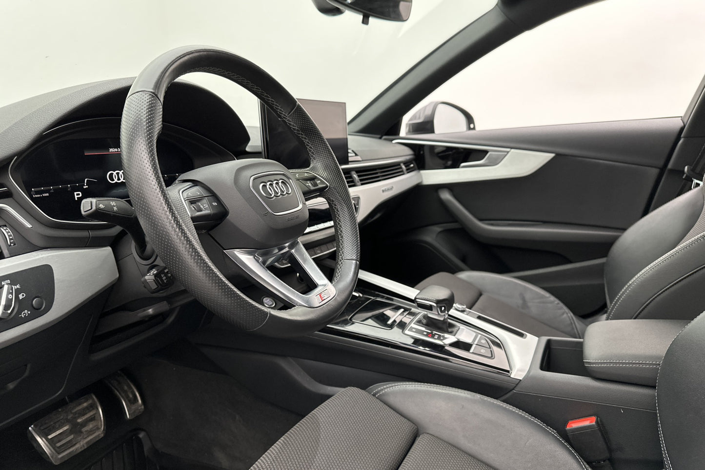 Audi A4 40 TDI Q 190hk S-Line Cockpit Värmar Kamera Nav Drag