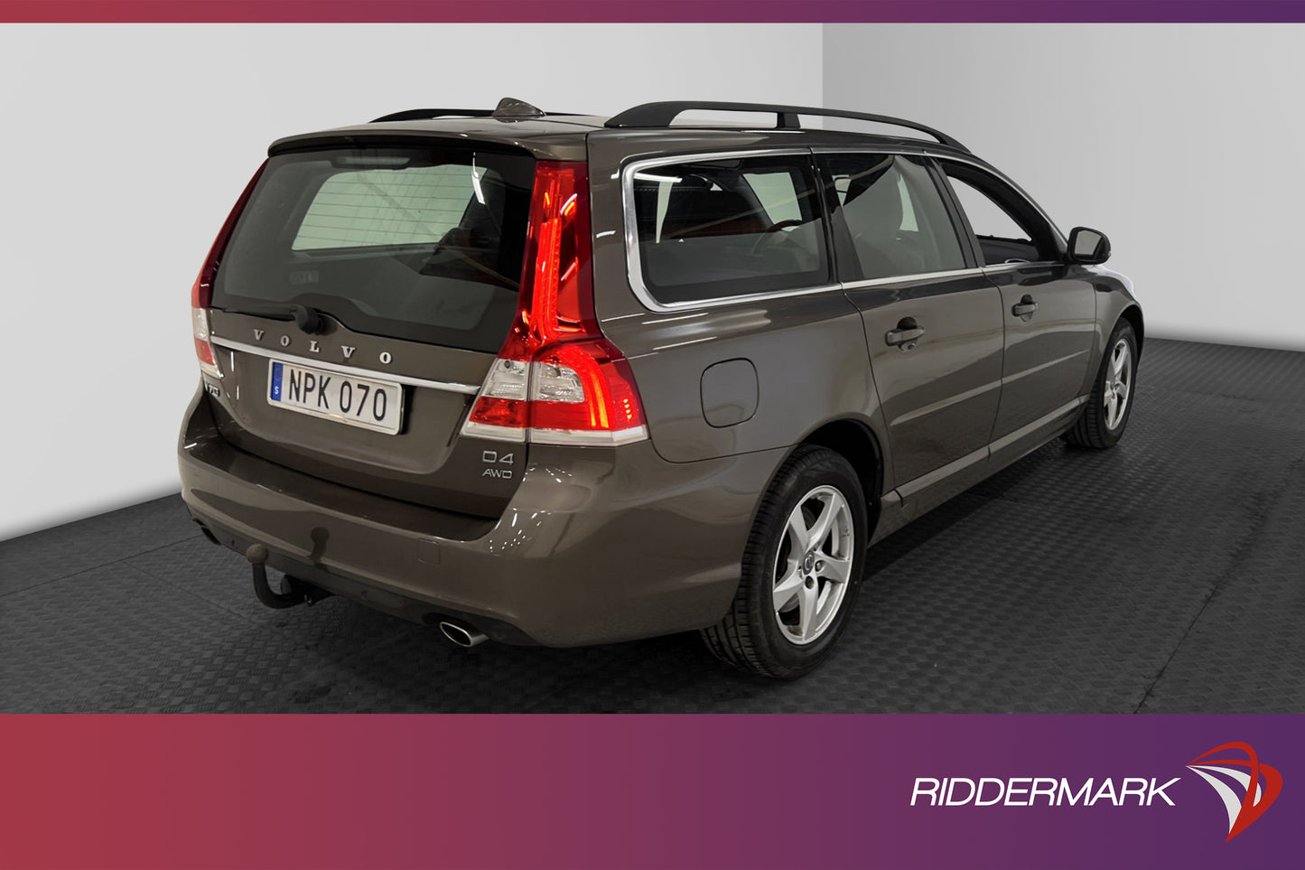 Volvo V70 D4 AWD 181hk Momentum BE Värmare Drag Navi