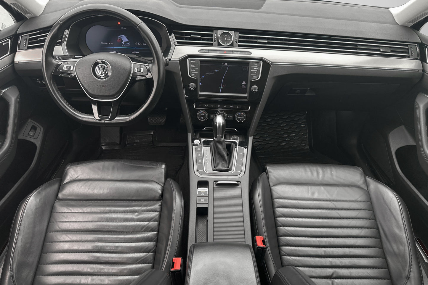 Volkswagen Passat 4M 190hk Executive Cockpit Dynaudio Drag