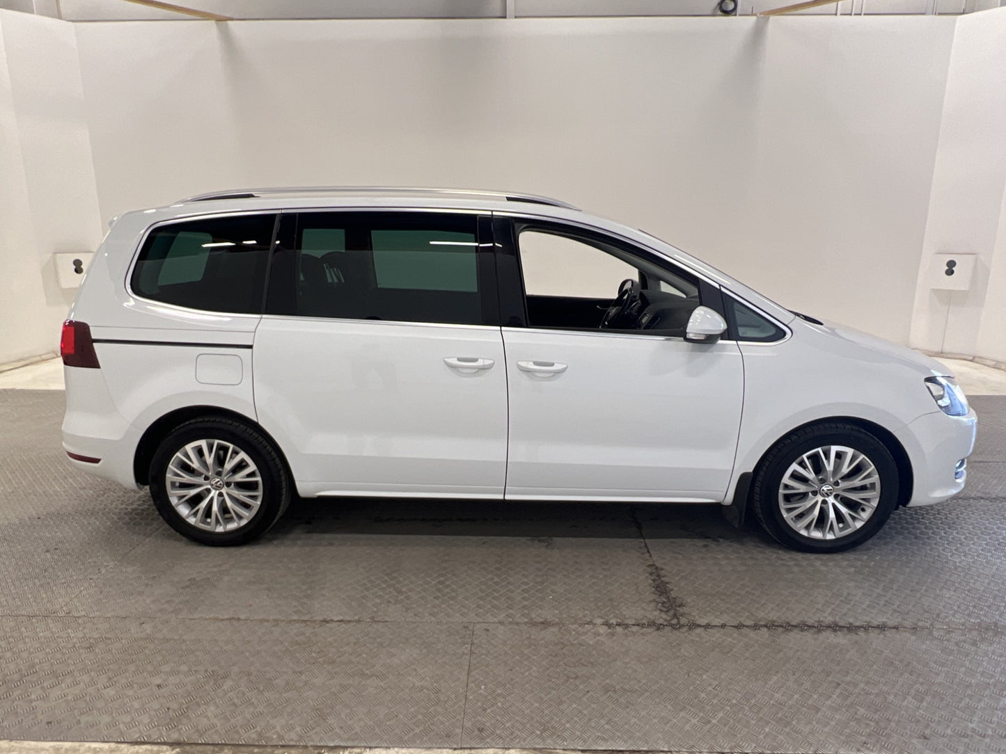 Volkswagen Sharan 4M 184hk 7-Sits Värmare Bkamera Dragpkt