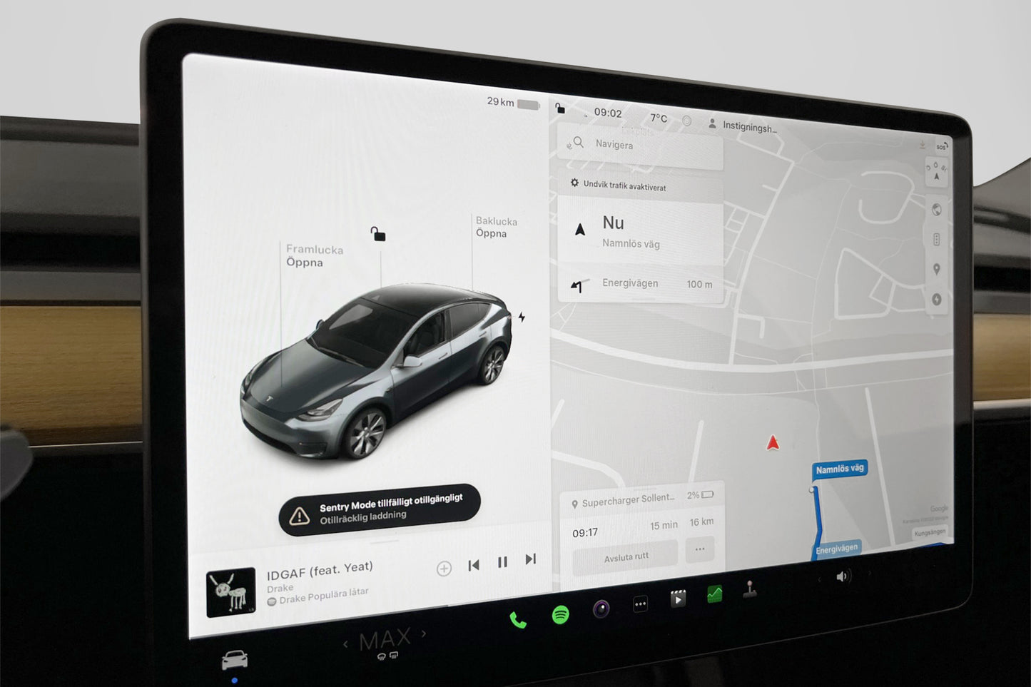 Tesla Model Y Long Range AWD 345hk Svensksåld Rattvärme AP