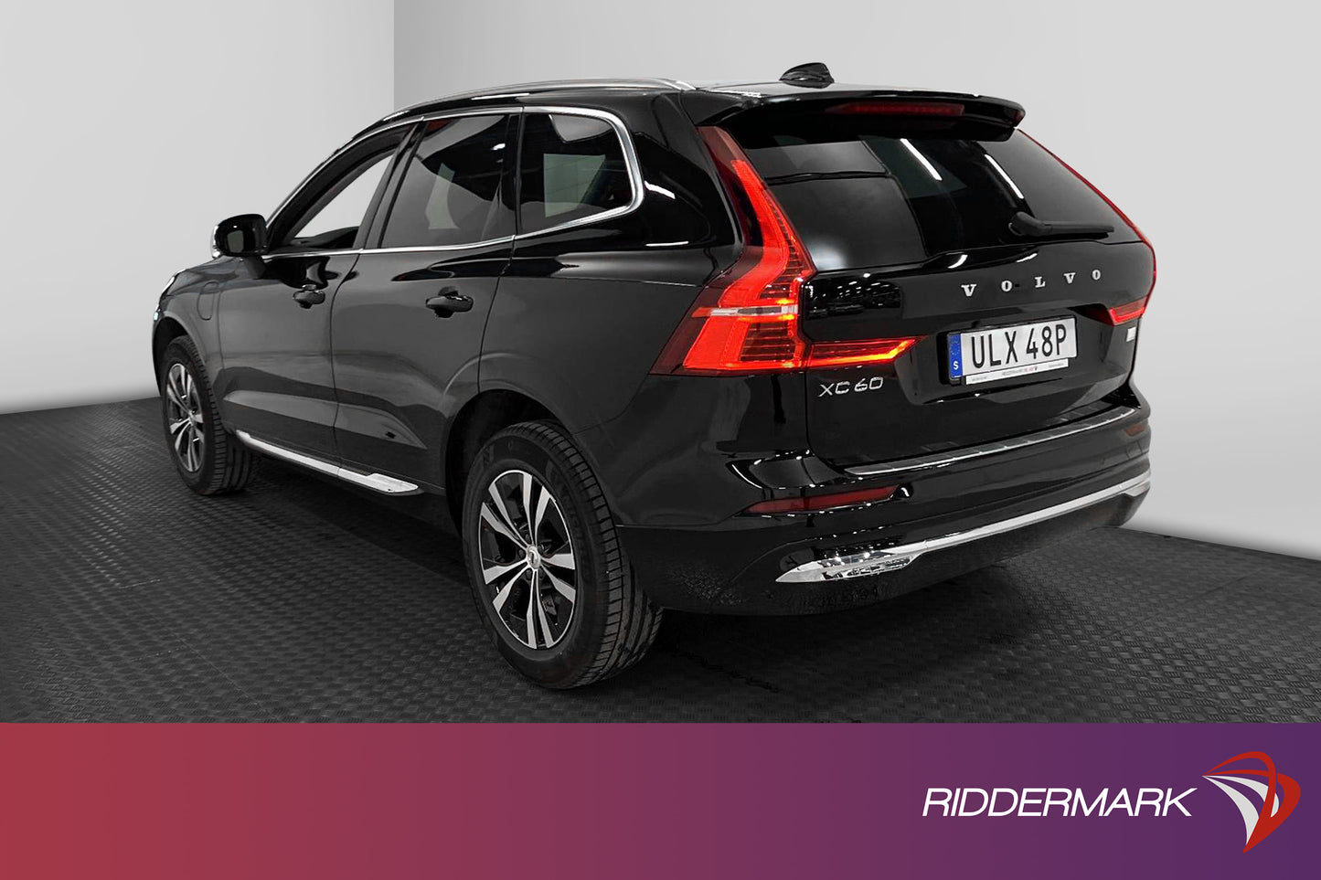 Volvo XC60 T6 Recharge AWD 397hk Momentum Backkamera Pano