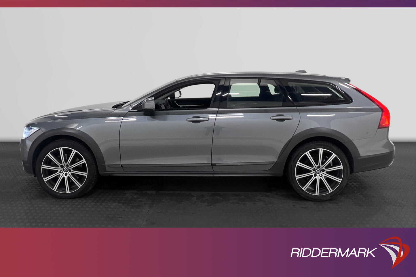 Volvo V90 Cross Country D4 AWD Momentum Plus D-värm VOC Navi