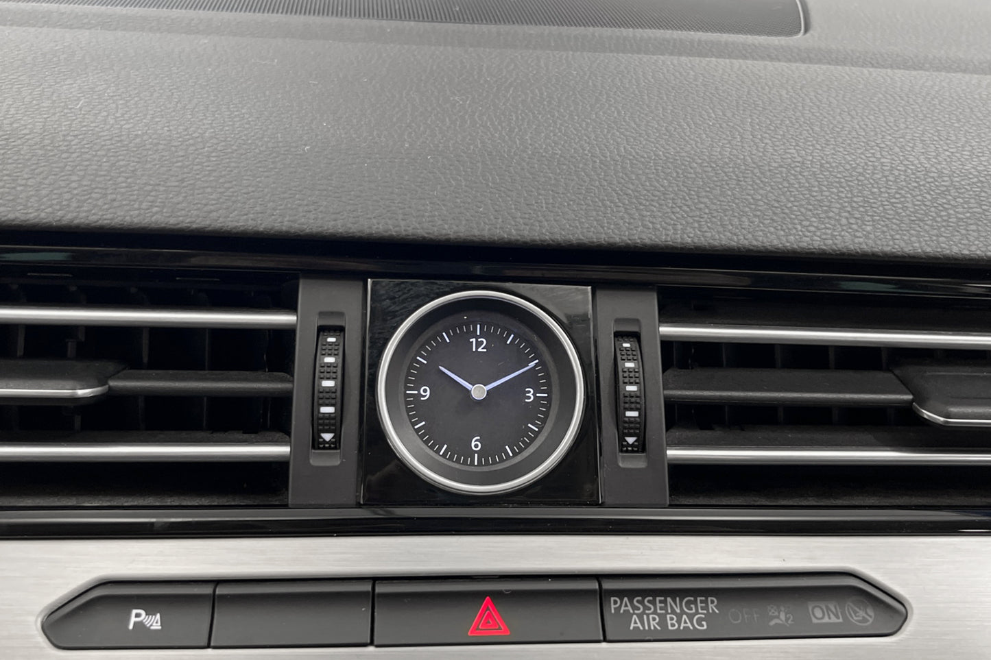 Volkswagen Passat 4M 240hk R-Line Cockpit Dynaudio Skinn