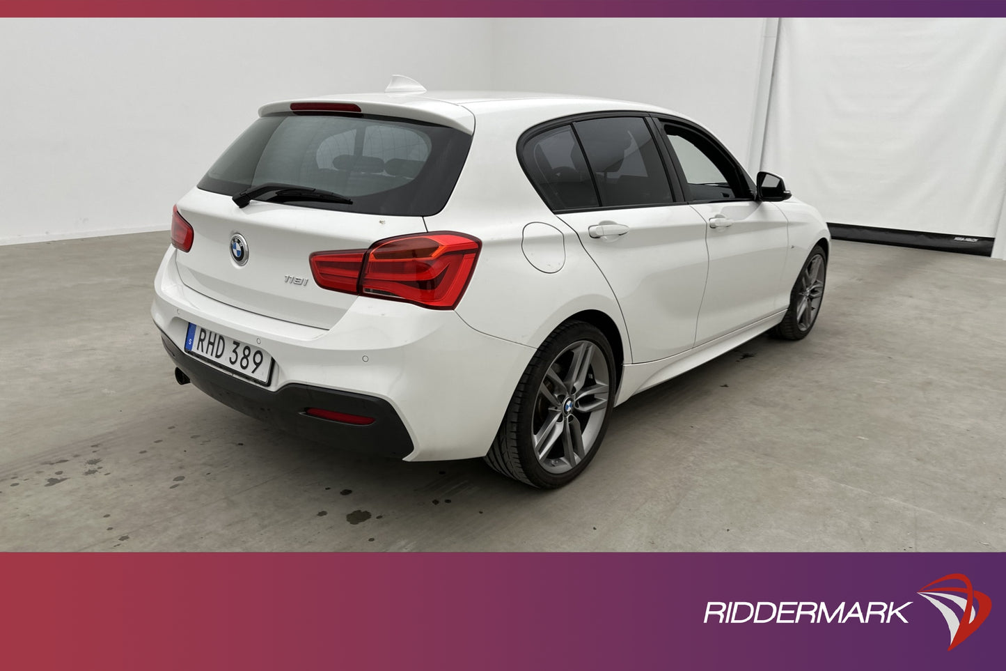 BMW 118i 136hk M Sport Shadow Sensorer LED Välserv 0.54L/mil