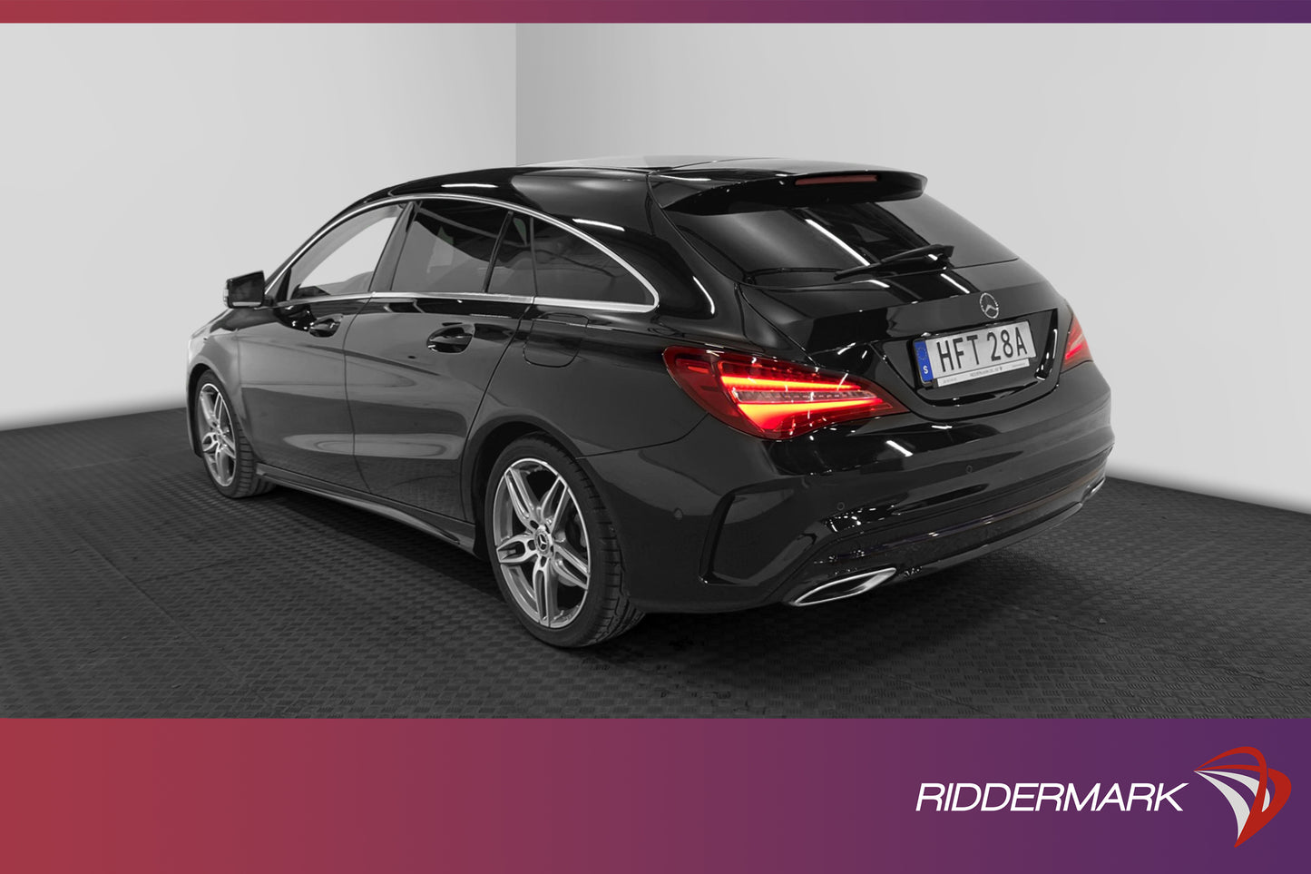 Mercedes-Benz CLA 180 Shooting Brake AMG Pano Kamera Carplay