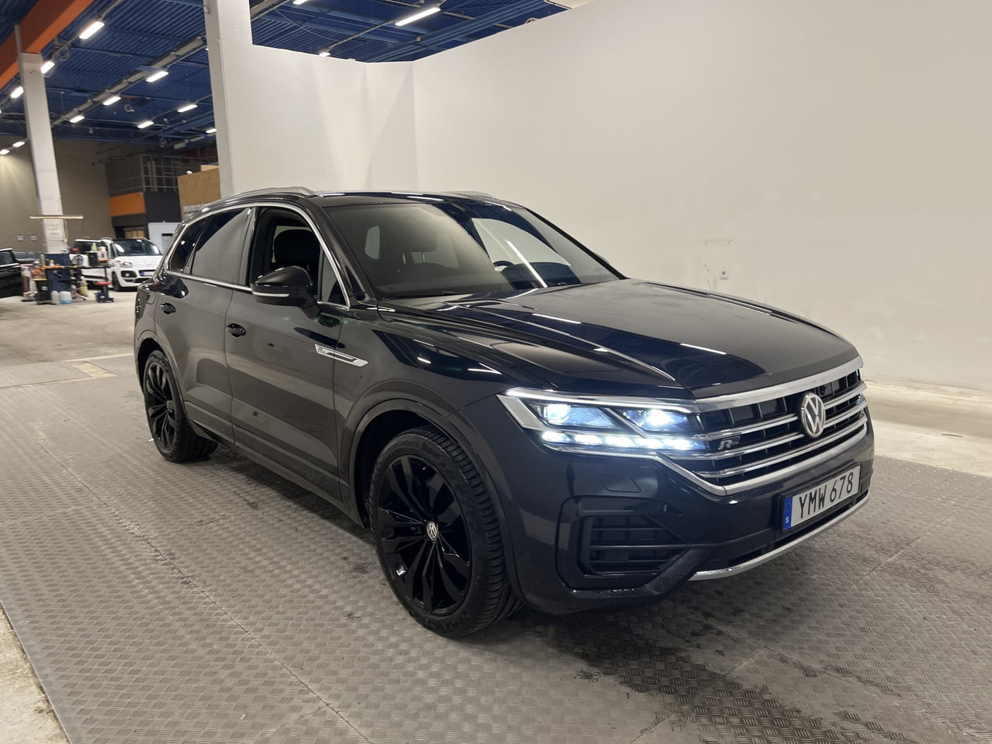 Volkswagen Touareg 3.0 TDI 4M R-Line Värmare Skinn Drag MOMS