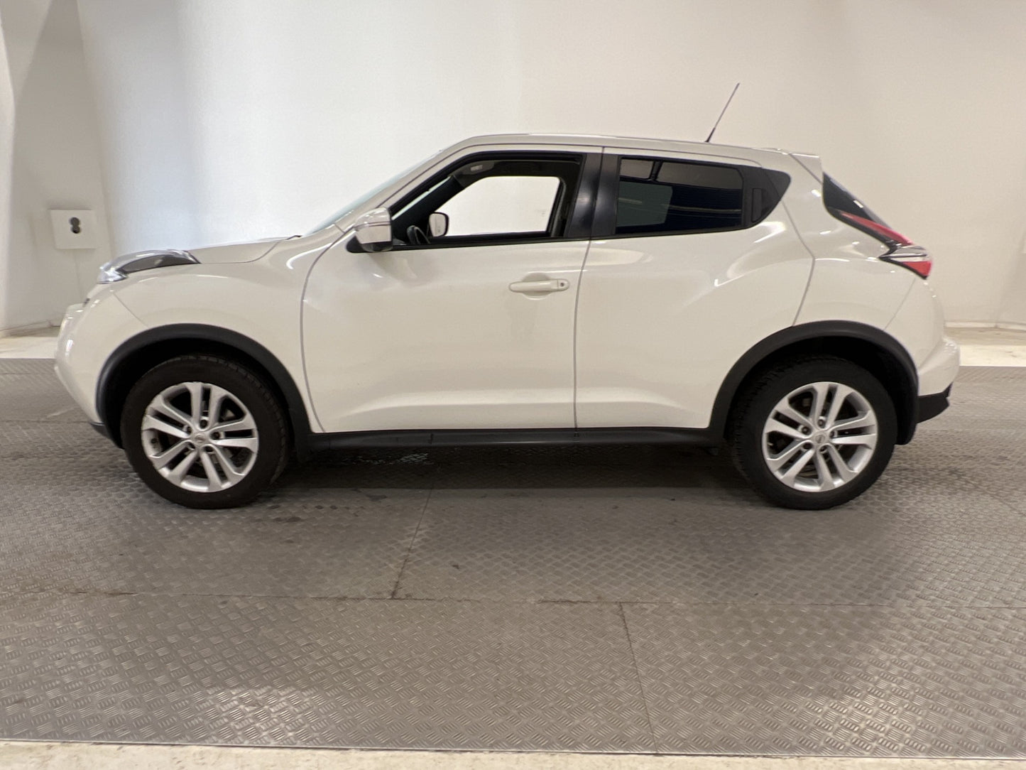 Nissan Juke 1.6 XTRONIC 117hk 360° Navi Välservad 0,63l/mil