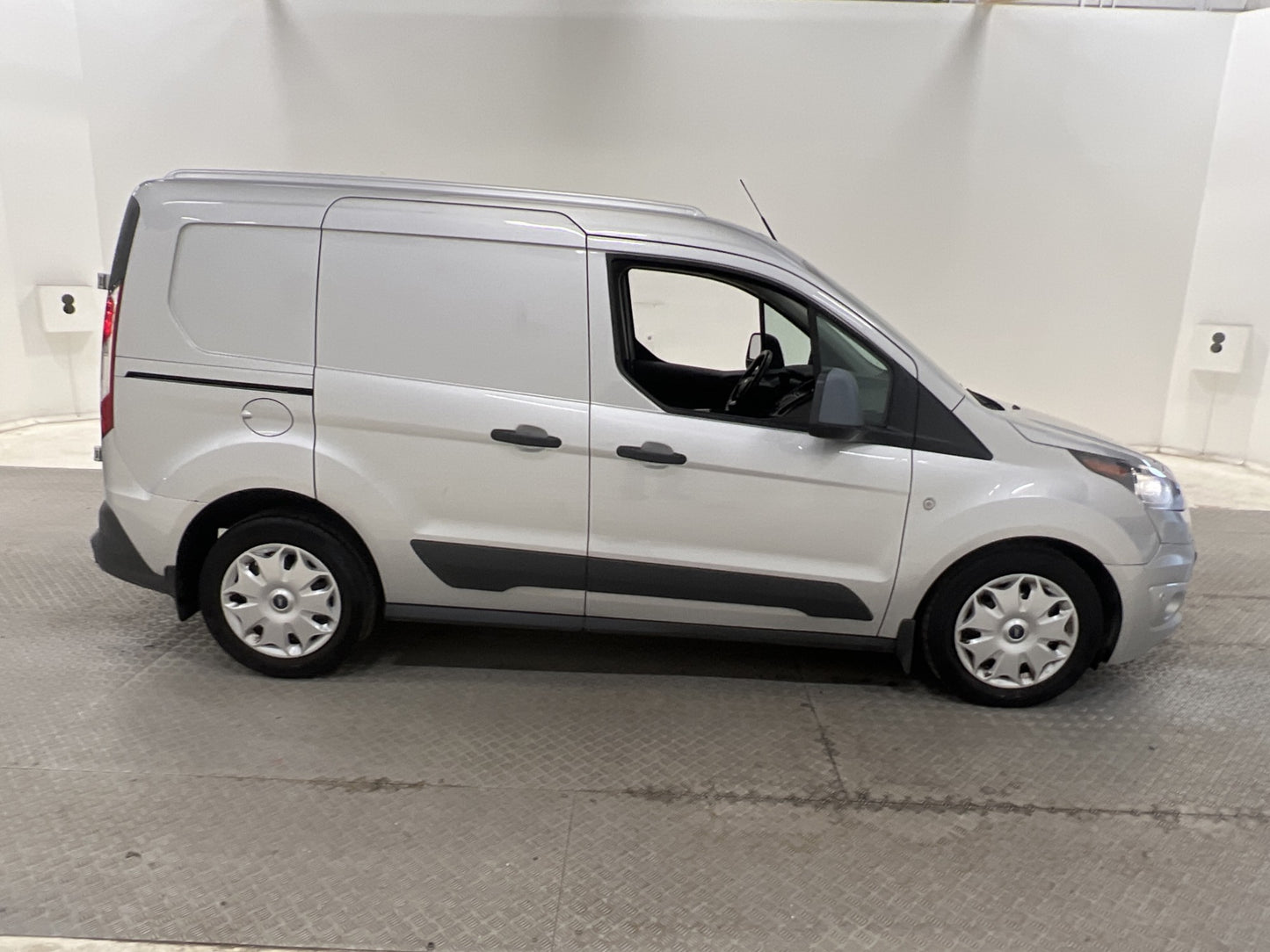 Ford Transit Connect 100hk Värmare Drag B-Kamera Nyservad