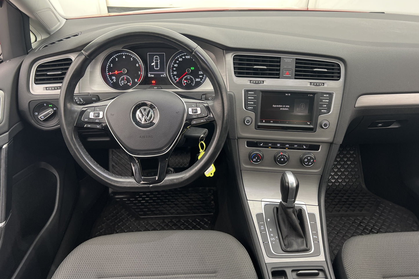 Volkswagen Golf 1.2 TSI 110hk Pano Kamera CarPlay Låg-skatt