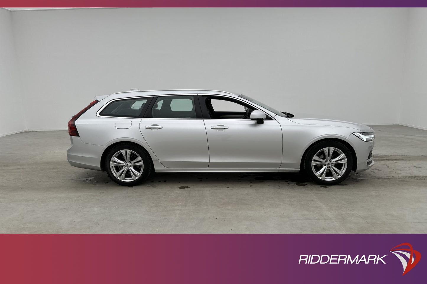 Volvo V90 D4 AWD 190hk Momentum VOC Värm H/K Kamera Drag