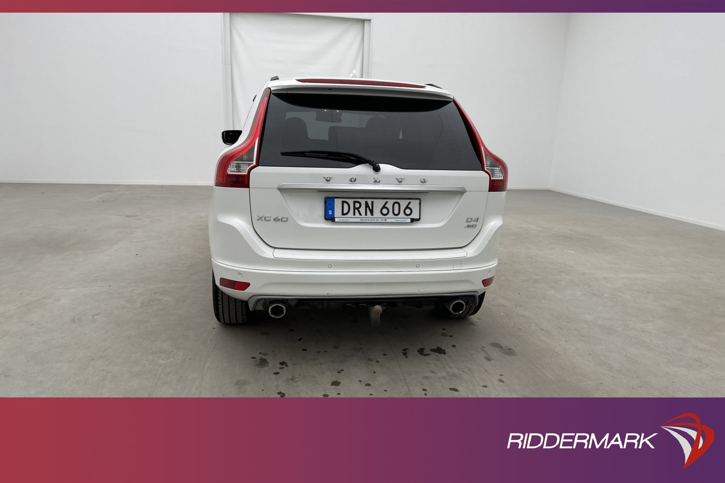 Volvo XC60 D4 AWD R-Design Pano VOC Navi Skinn BLIS Drag