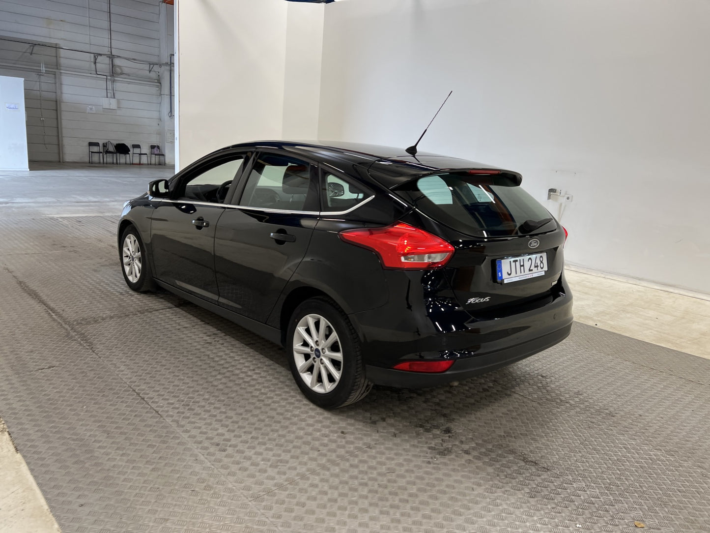 Ford Focus 1.0 EcoBoost Navigation Låg Skatt Välservad