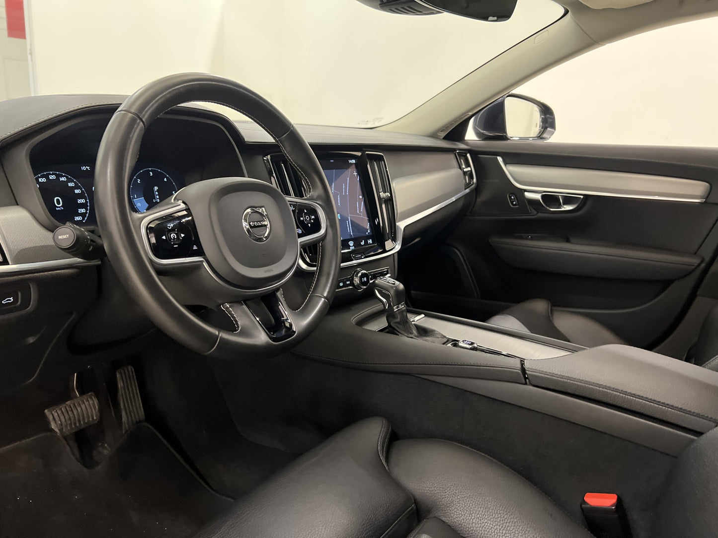 Volvo V90 D3 AWD Inscription VOC H/K Värmare 360° Navi Drag