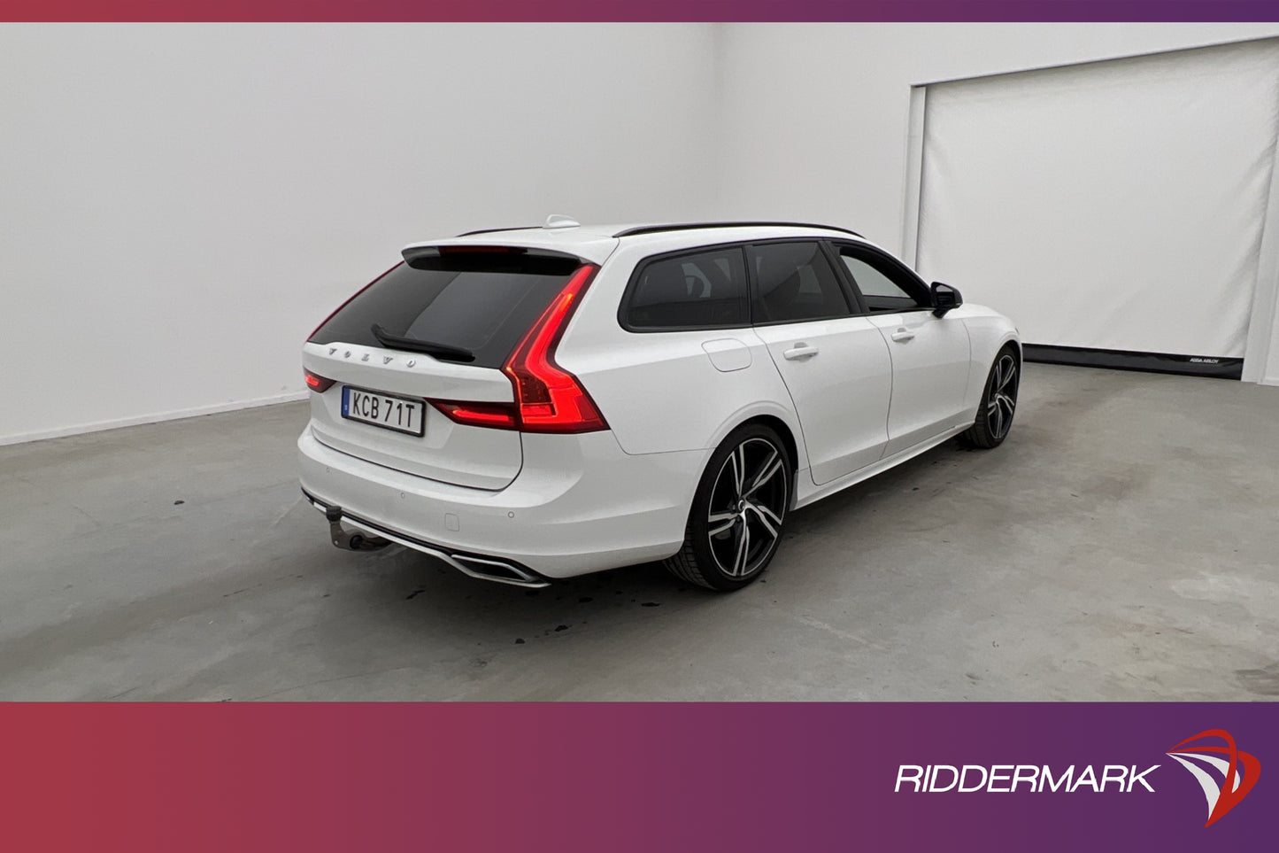 Volvo V90 D3e 150hk R-Design VOC Värm CarPlay Sensorer Drag