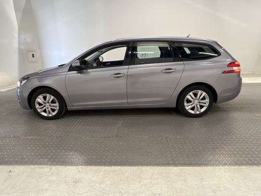 Peugeot 308 SW 1.2 e-THP 110hk  Active Pano P-sensor 1-ägare