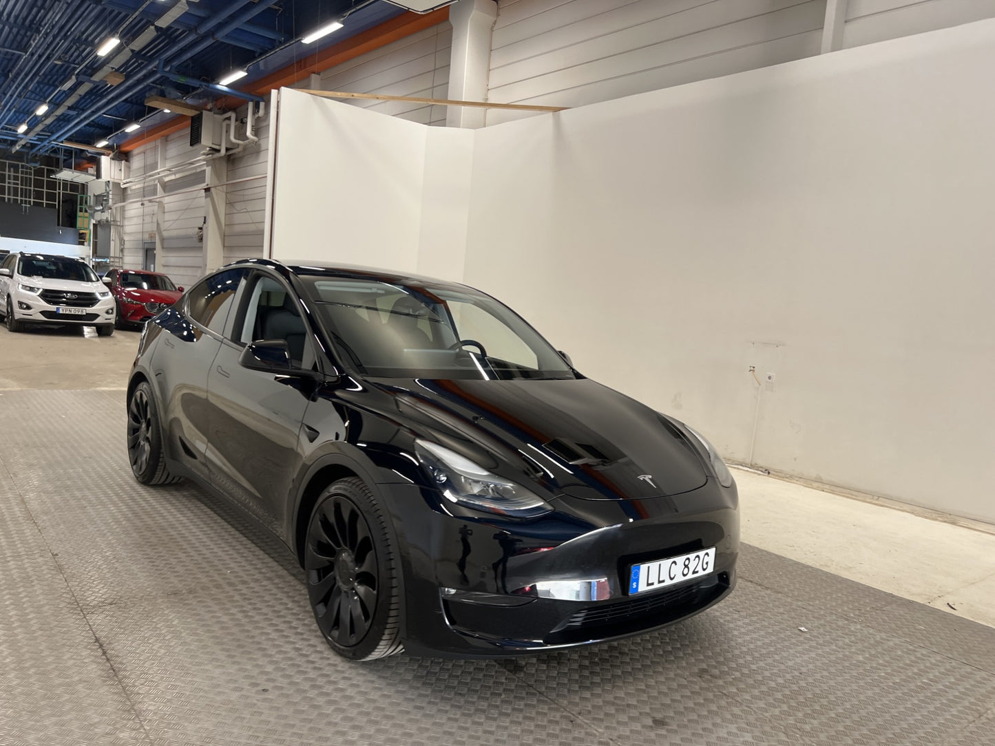 Tesla Model Y Performance AWD 450hk Svensksåld Dragkrok