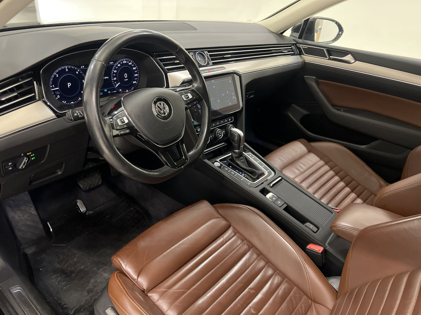 Volkswagen Passat 4M 190hk R-Line Cockpit Dynaudio Värm Drag