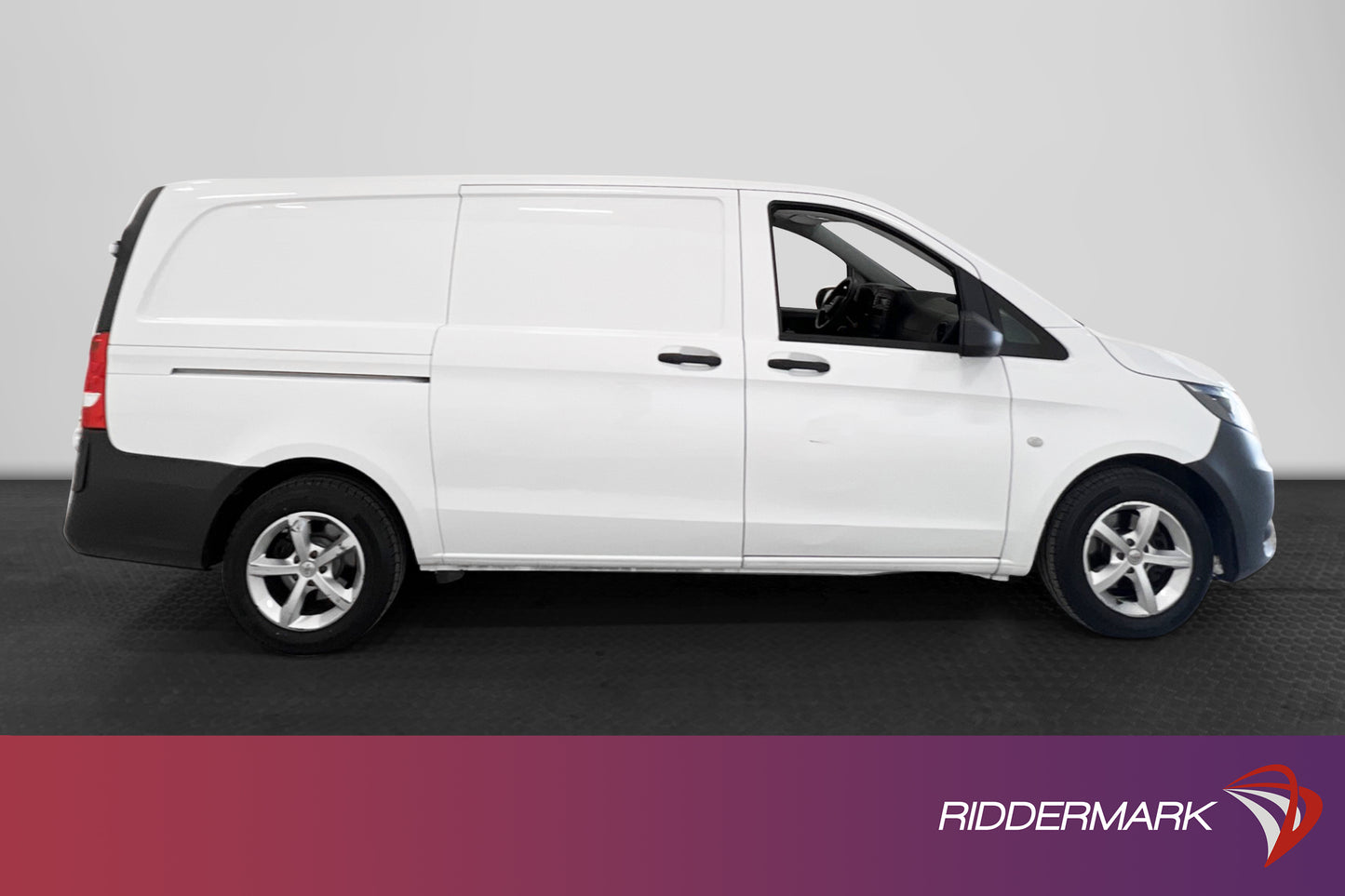 Mercedes-Benz Vito 111d Lång Värmare V-Inredd Dragkrok Moms