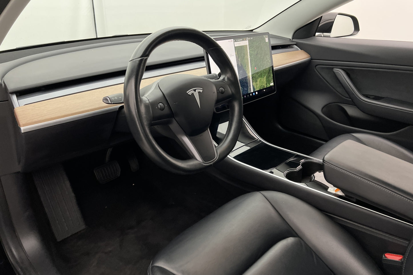 Tesla Model 3 Standard Range Plus Uppgraderad AP Svensksåld