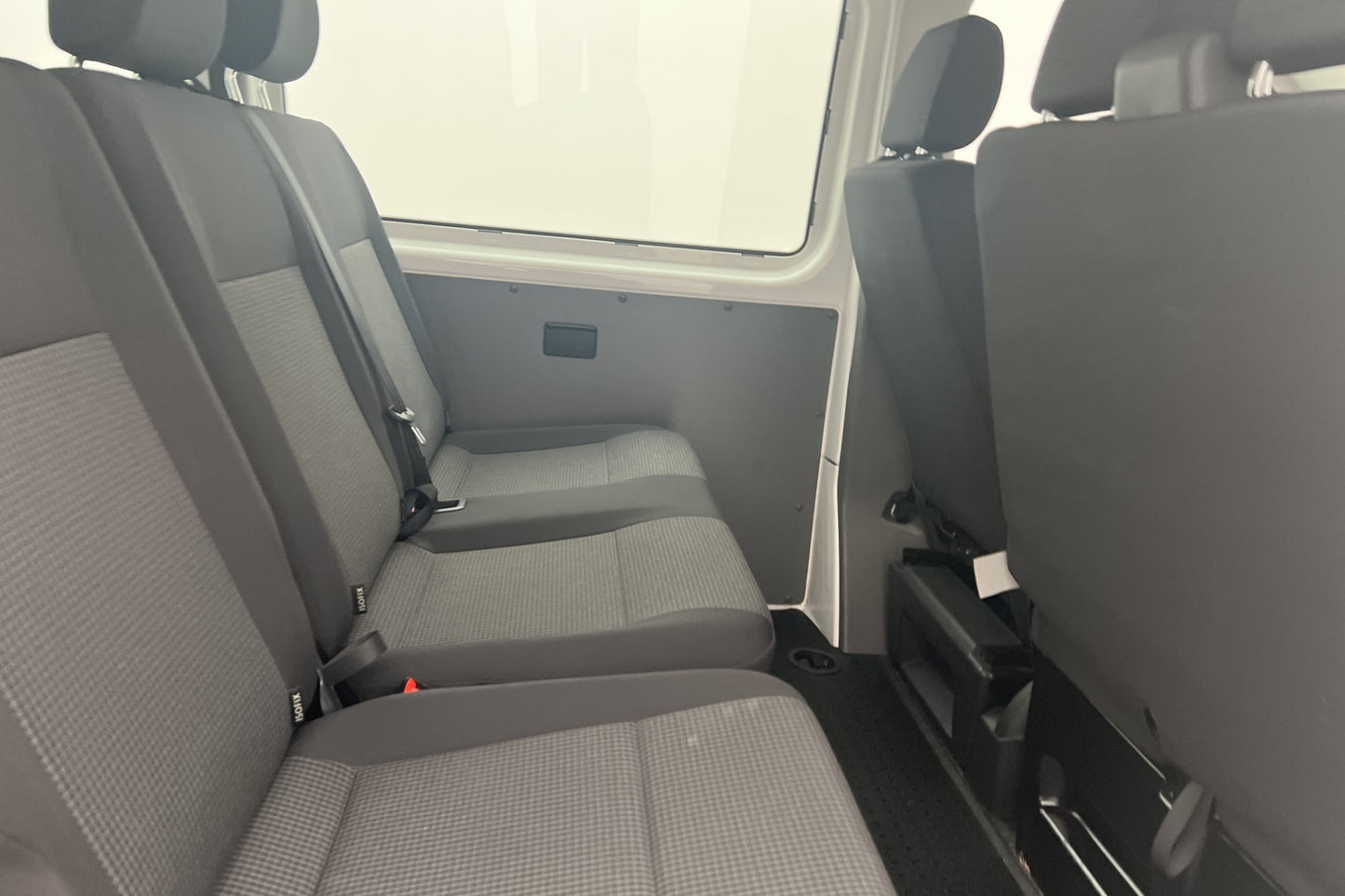 Volkswagen Transporter Kombi Lång 2.0TDI 9-Sits PDC Moms