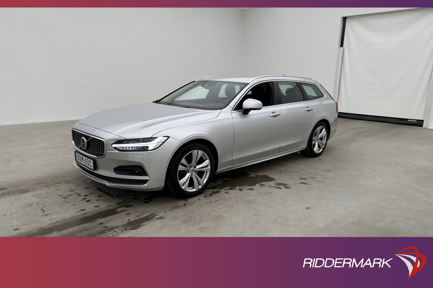 Volvo V90 D4 AWD 190hk Momentum VOC Värm H/K Kamera Drag