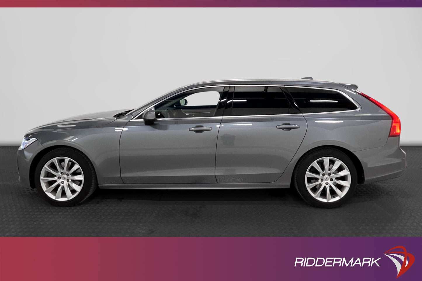 Volvo V90 T4 190hk Momentum Advanced VoC Värmare GPS 1-Ägare