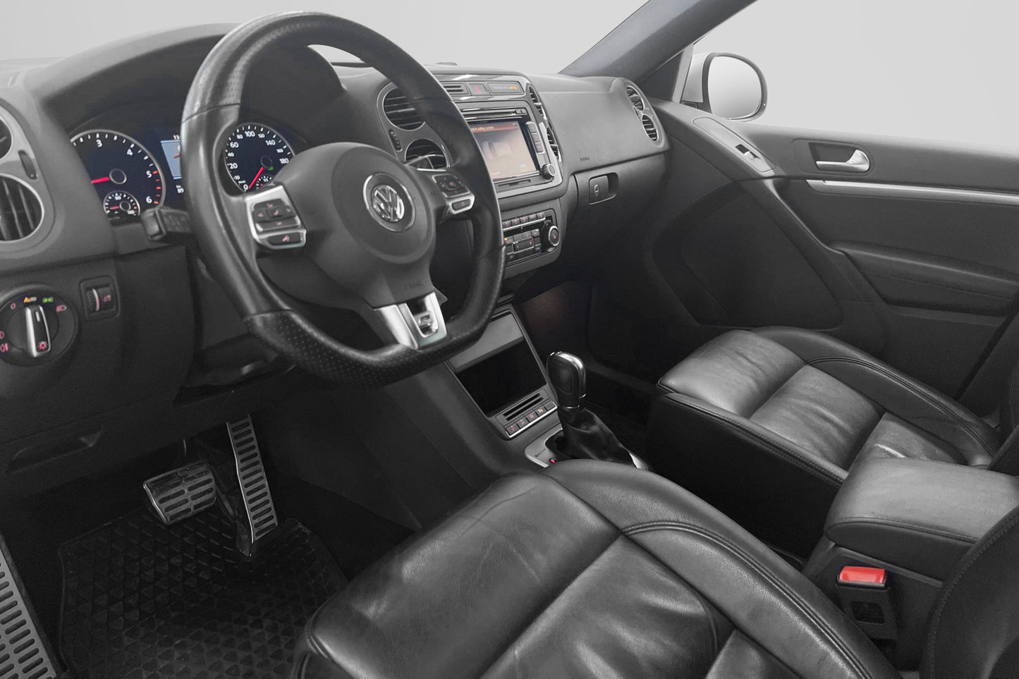 Volkswagen Tiguan TDI 4M R-line Kamera Värma Panorama Drag