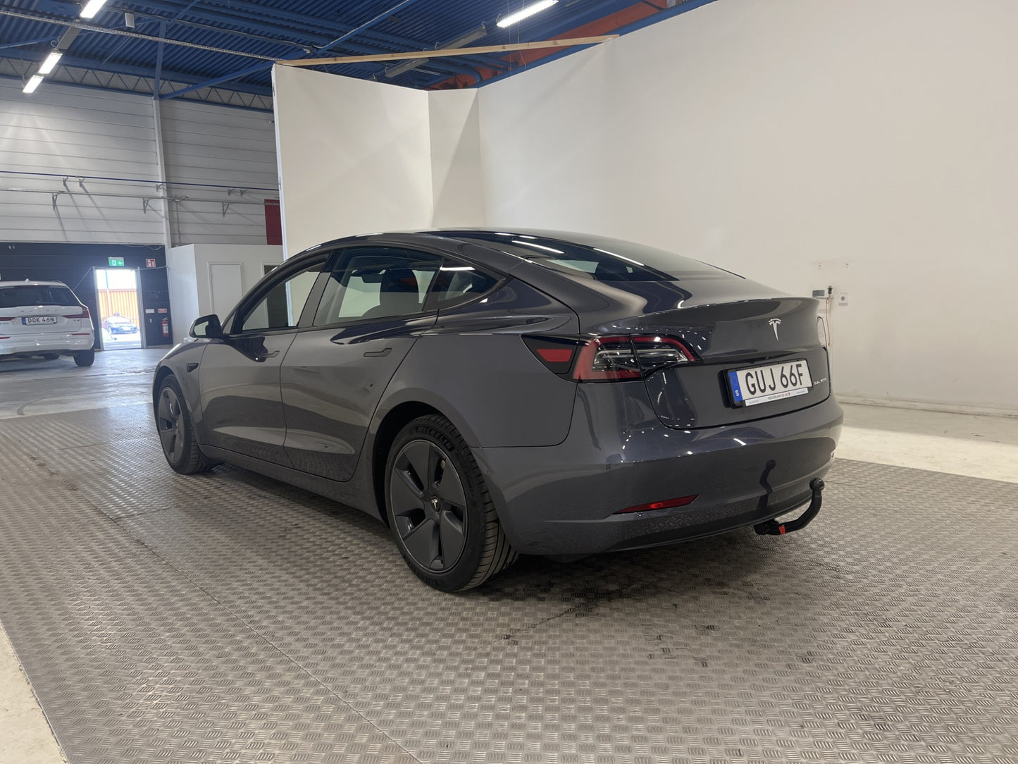 Tesla Model 3 Long Range AWD 440hk Svensksåld Drag MOMS