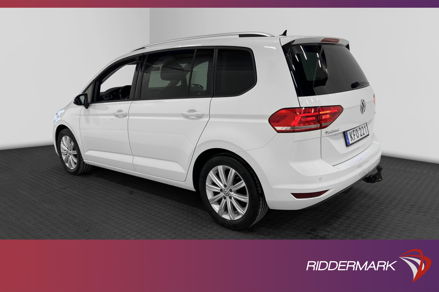 Volkswagen Touran 1.6 TDI 110hk 7-Sits D-värm B-kam Drag