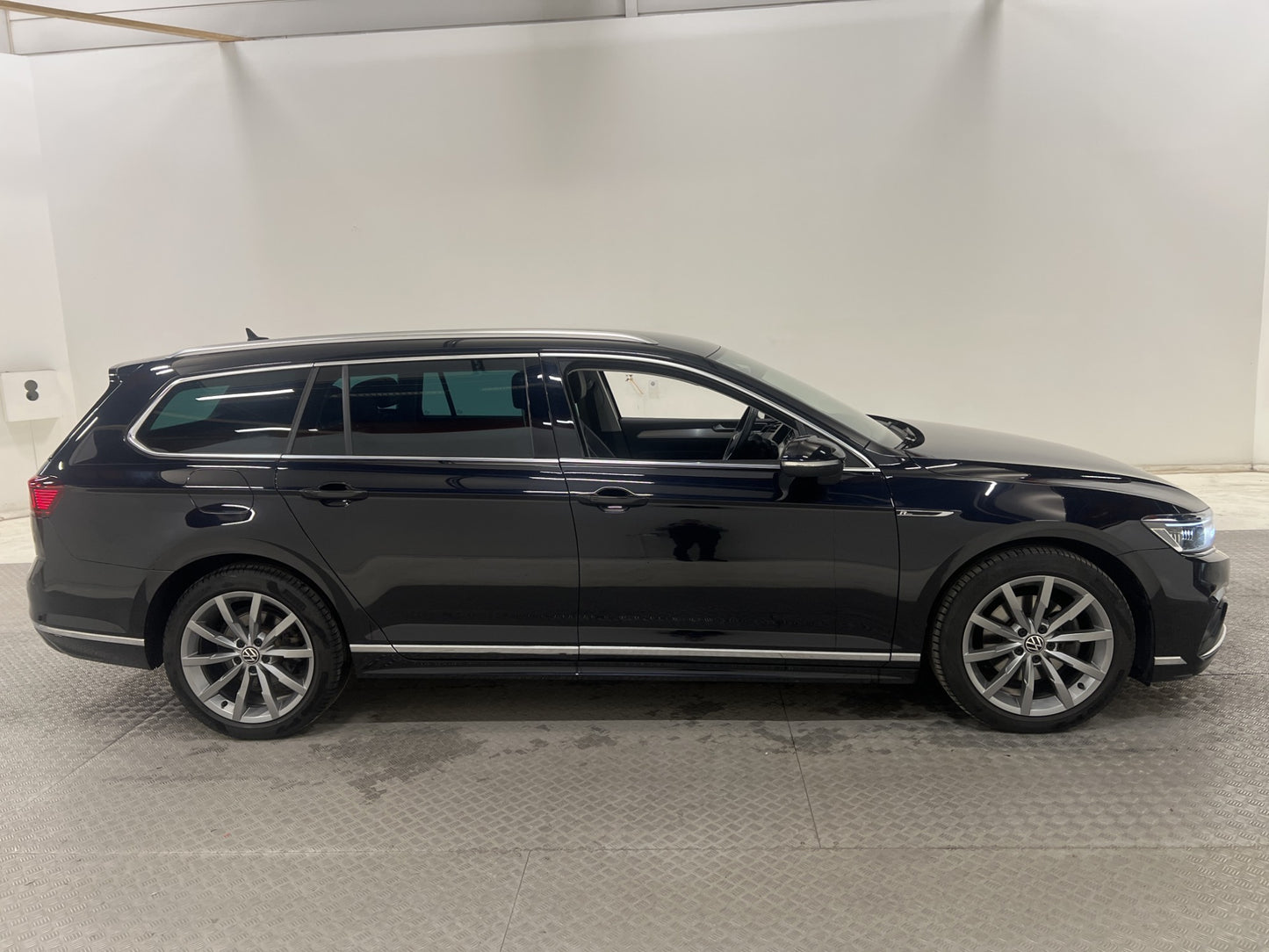 Volkswagen Passat 2.0 TDI 4M 200hk R-line D-värm Kamera Drag