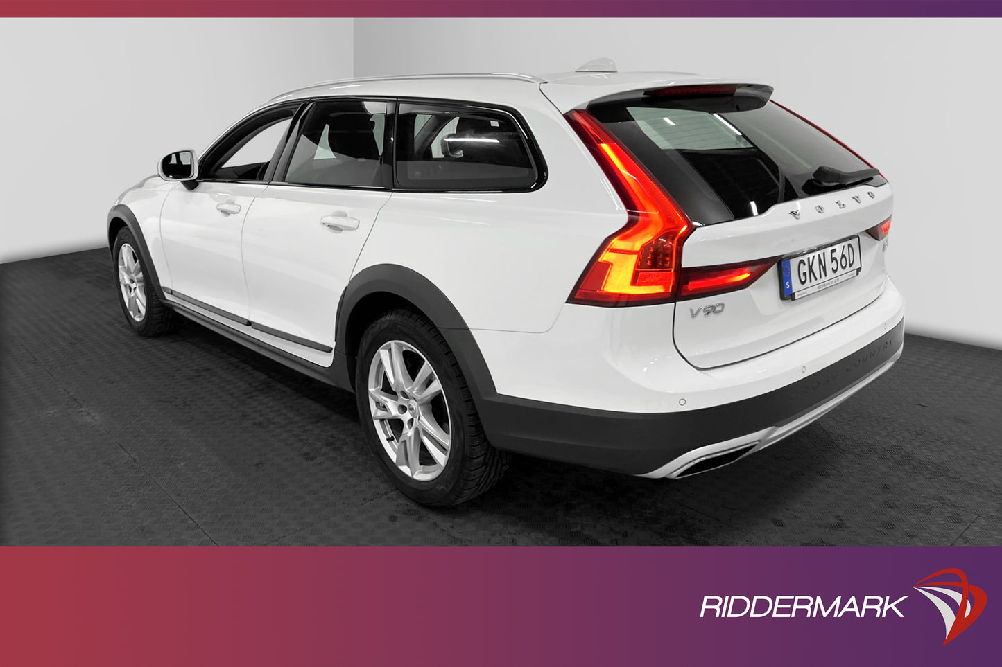 Volvo V90 Cross Country D4 AWD Momentum D-värm VOC 0.65l/mil