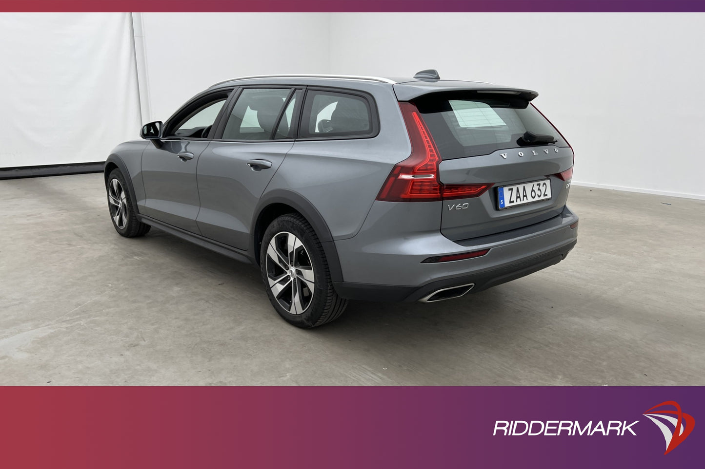 Volvo V60 Cross Country D4 AWD Momentum VOC Värmare CarPlay