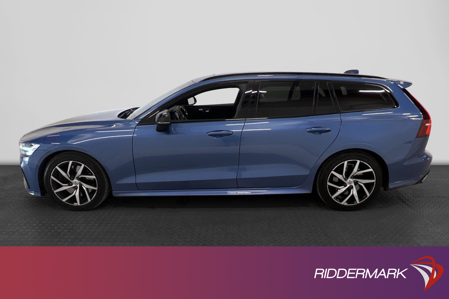 Volvo V60 T5 AWD 250hk R-Design H/K Pano Kamera Blis MOMS