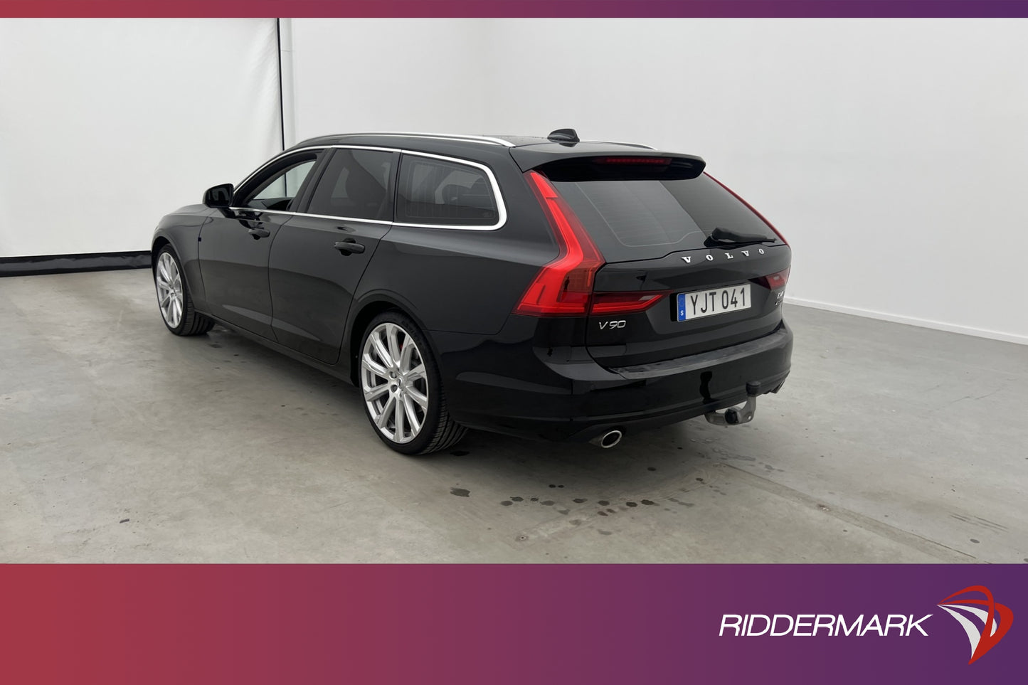 Volvo V90 D4 AWD Advanced Edt Pano VOC Värm Sensorer Drag