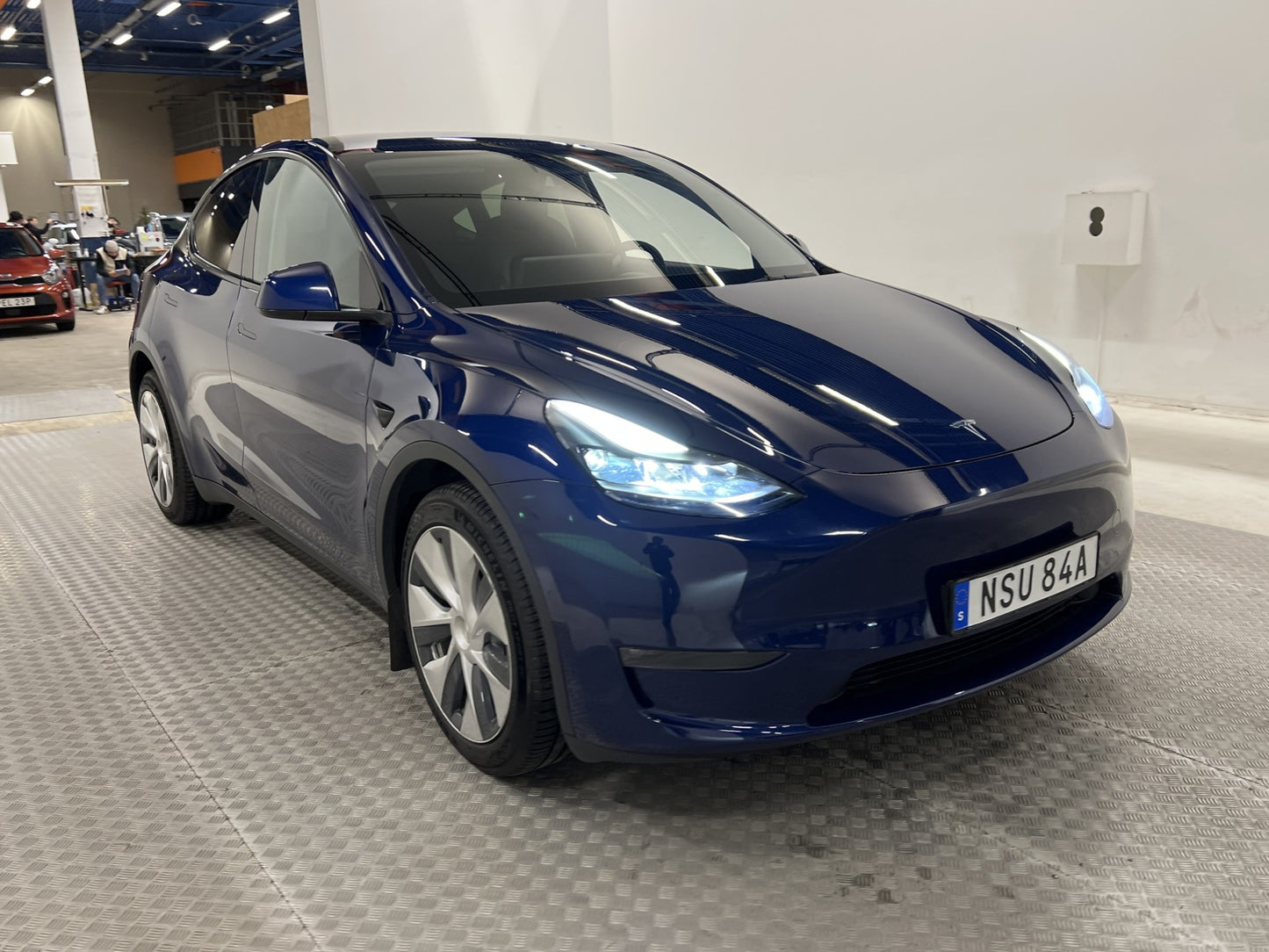 Tesla Model Y Long Range AWD 345hk Svensksåld Rattvärme