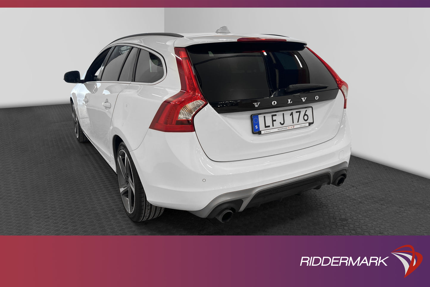 Volvo V60 D3 R-Design VOC Värmare BLIS Navi Keyless Elstol